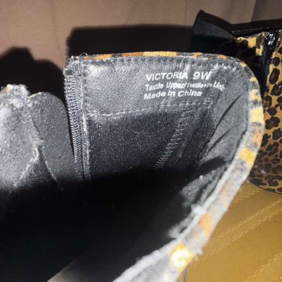 Bellini size 9 wide leopard print booties with heel and zipper - Picture 4 of 6